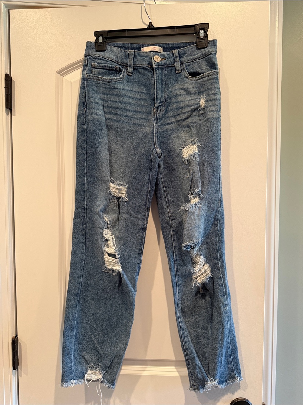 SO Distressed Straight Leg Jeans in Medium Blue